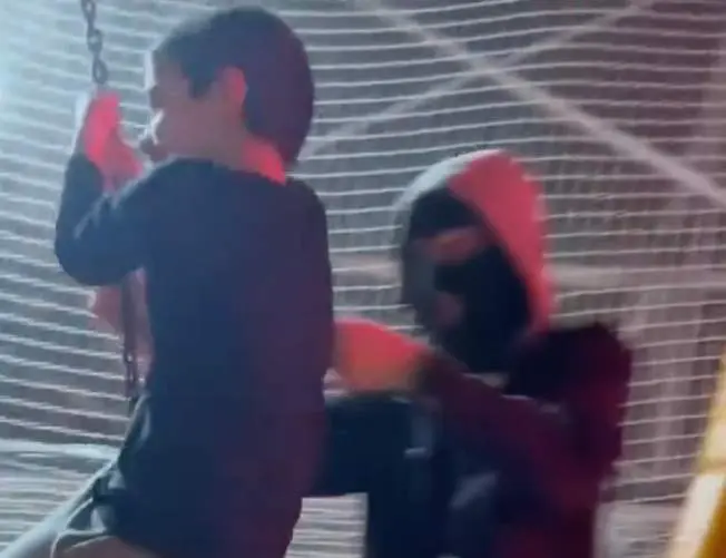  El influencer con el peque&ntilde;o Luis 