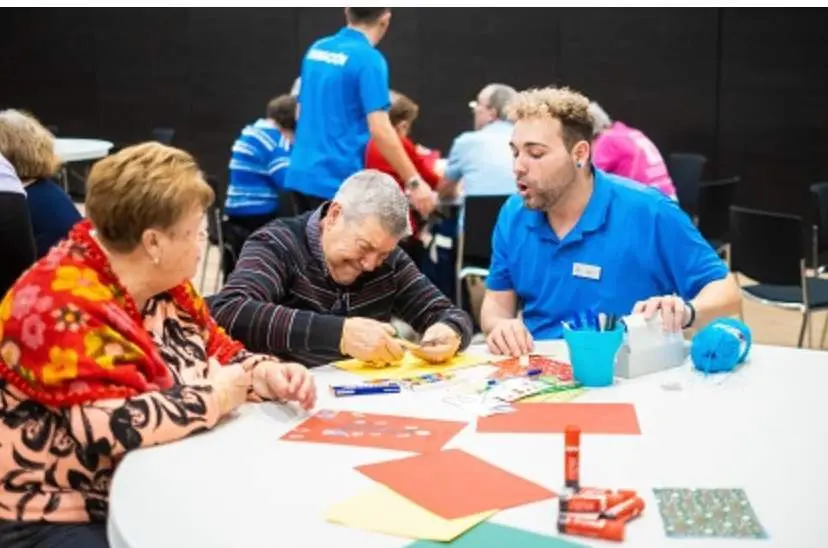  La ONCE hace posible que personas mayores ciegas que viven solas disfruten de una &lsquo;Navidad en Familia&rsquo; 
