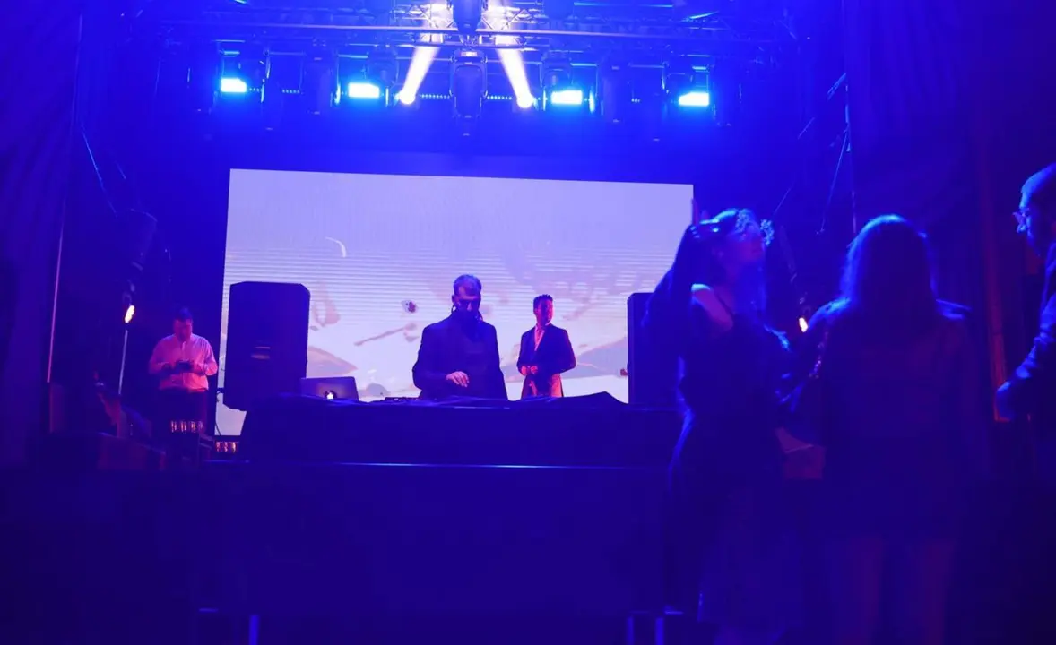  Archivo - Dj durante una sesi&oacute;n de Nochevieja (archivo) - Jes&uacute;s Hell&iacute;n - Europa Press - Archivo 