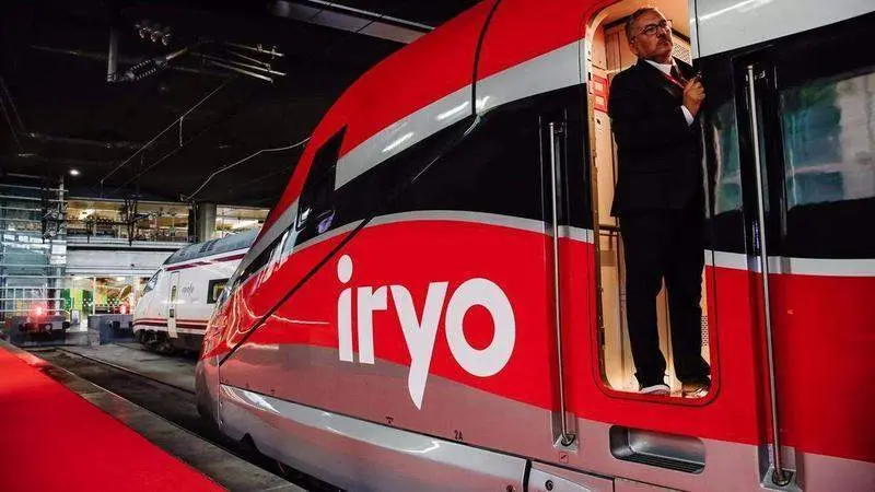  Un tren de la compa&ntilde;&iacute;a de alta velocidad Iryo 