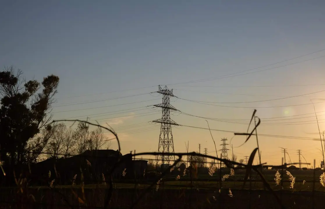  Archivo - Un poste el&eacute;ctrico 