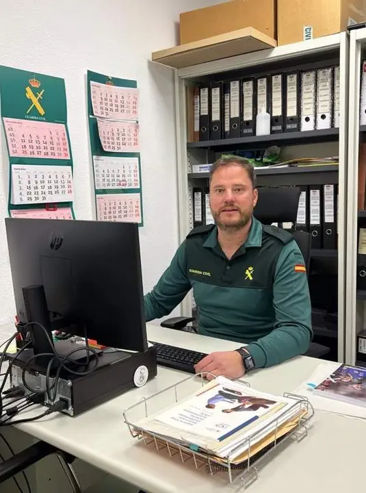  Uno de los agentes de la Guardia Civil que ha salvado la vida de una beb&eacute; de un a&ntilde;o en un restaurante de Teruel. - GUARDIA CIVIL 