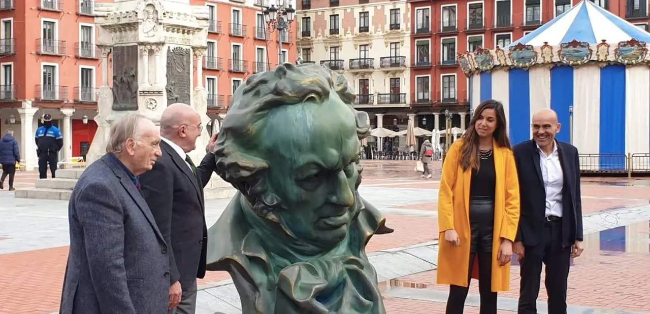  El alcalde de Valladolid, Jes&uacute;s Julio Carnero; presidente de la Academia de Cine, el director Fernando M&eacute;ndez-Leite; el vicepresidente, Rafael Portela, y la concejala de Turismo y Marca Ciudad, Blanca Jim&eacute;nez - EUROPA PRESS 