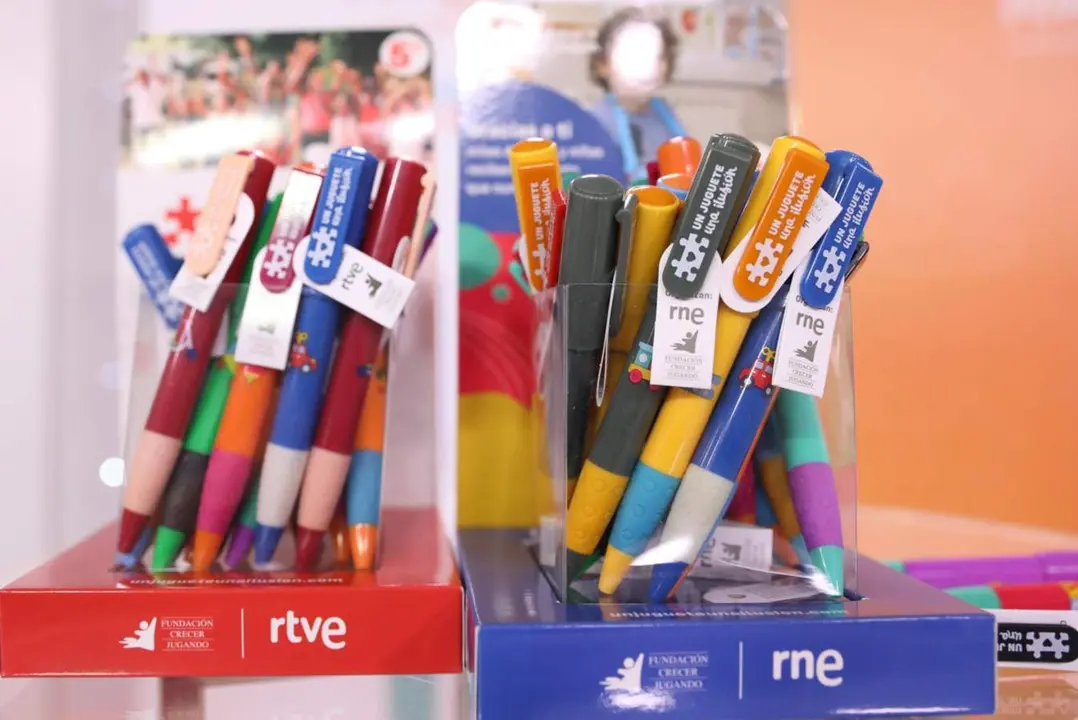  Archivo - Varios bol&iacute;grafos expuestos en la presentaci&oacute;n de la XXIII edici&oacute;n de la campa&ntilde;a &lsquo;Un juguete, una ilusi&oacute;n&rsquo;, a 28 de noviembre de 2022, en Madrid (Espa&ntilde;a). &lsquo;Un juguete, una ilusi&oacute;n&rsquo; garantiza el derecho del ni&ntilde;o al juego con el reparto de juguete - Isabel Infantes - Europa Press - Archivo 