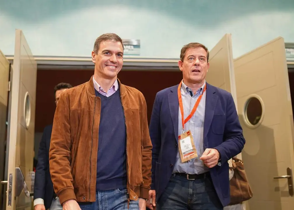  Pedro S&aacute;nchez en la cena con sus barones 