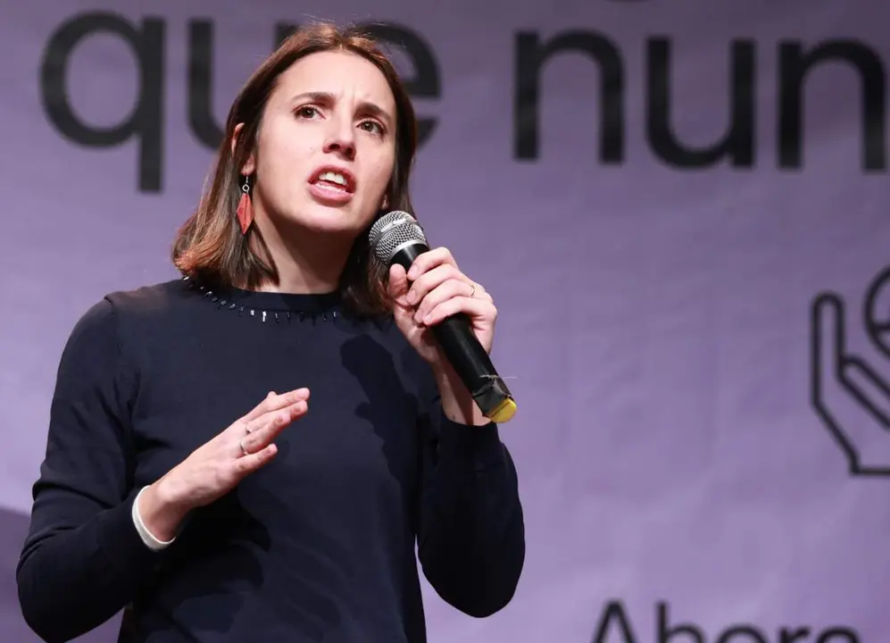  La ex ministra de Igualdad, Irene Montero, interviene en un acto p&uacute;blico como aspirante a liderar la candidatura de Podemos a las elecciones europeas. A 25 de enero de 2024, en Sevilla (Andaluc&iacute;a, Espa&ntilde;a). - Roc&iacute;o Ruz - Europa Press 