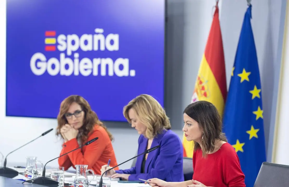  (I-D) La ministra de Sanidad, M&oacute;nica Garc&iacute;a; la ministra de Educaci&oacute;n, Formaci&oacute;n Profesional y Deporte, Pilar Alegr&iacute;a y la ministra de Infancia y Juventud, Sira Rego, durante una rueda de prensa - Eduardo Parra - Europa Press 