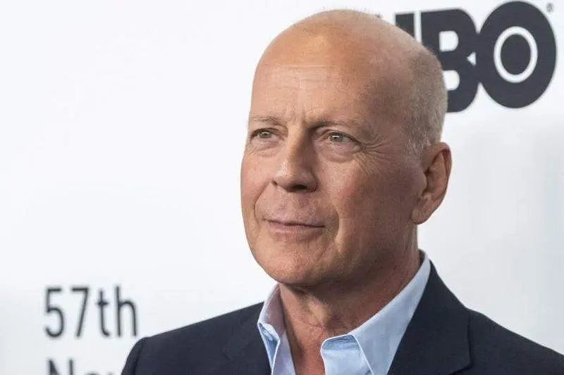  Bruce Willis 