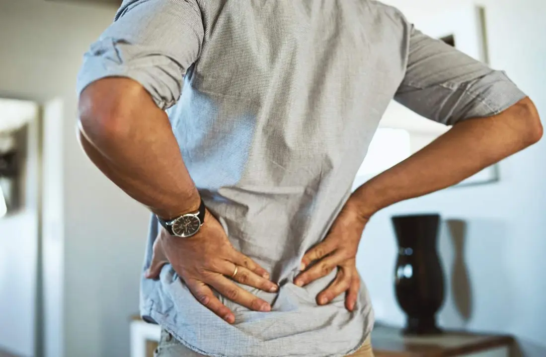  Archivo - Dolor lumbar. - PEOPLEIMAGES - Archivo 