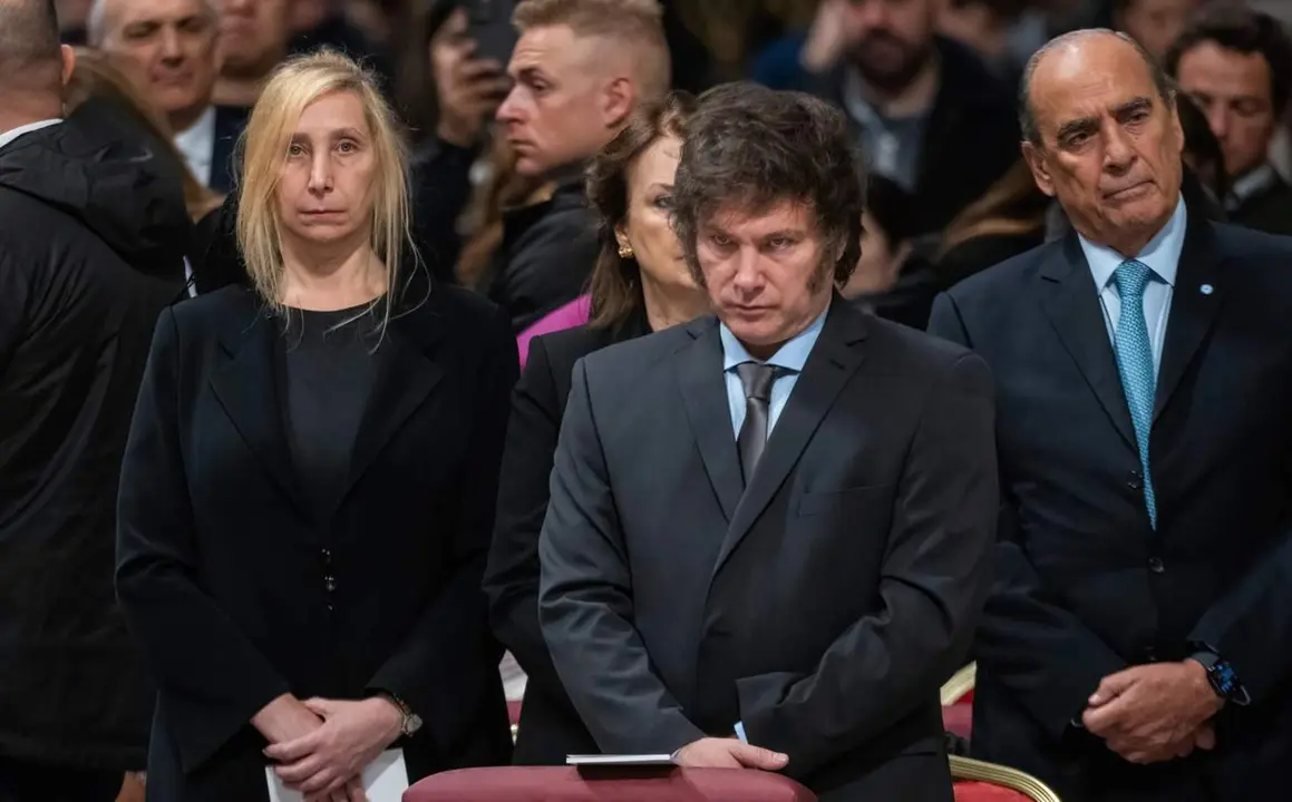  El presidente de Argentina, Javier Milei, durante la misa de canonizaci&oacute;n de la primera santa argentina, 'Mama Antula' - Stefano Costantino/SOPA Images v / DPA 