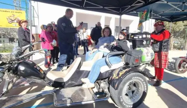  Ana, la ni&ntilde;a con discapacidad que ha cumplido su sue&ntilde;o de montar en una moto - Telecinco 