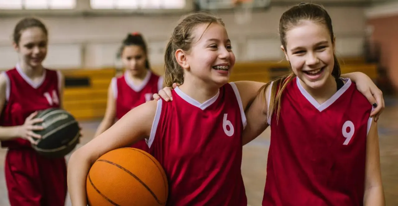  Deporte adolescente femenino - FUNDACI&Oacute;N MAPFRE 