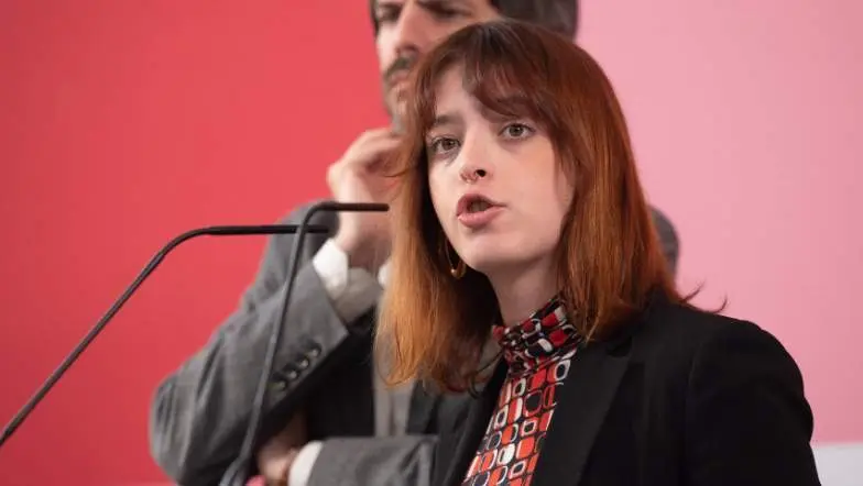  La portavoz de Feminismos, Igualdad y Derechos LGTBI+, Elizabeth Duval, durante una rueda de prensa, en el Espacio Rastro 