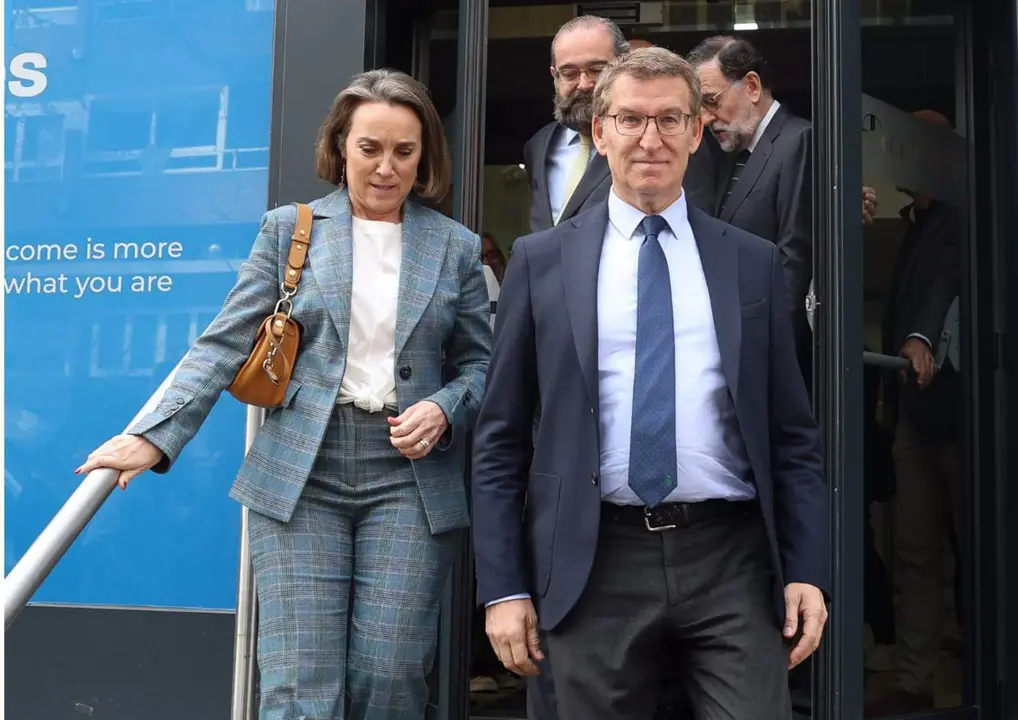  La secretaria general del PP, Cuca Gamarra, y el presidente del PP, Alberto N&uacute;&ntilde;ez Feij&oacute;o, a su salida tras la inauguraci&oacute;n de la jornada homenaje &lsquo;In memoriam&rsquo; a Eugenio Nasarre, en la Universidad CEU San Pablo, a 18 de marzo de 2024, en Madrid (Espa&ntilde;a). - Marta Fern&aacute;ndez Jara - Europa Press 