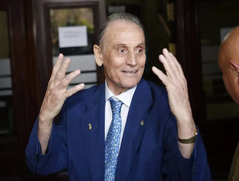  Manuel Ruiz de Lopera 