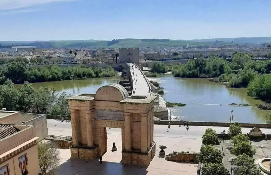  Vista del Guadalquivir por C&oacute;rdoba tras las lluvias. TWITTER 