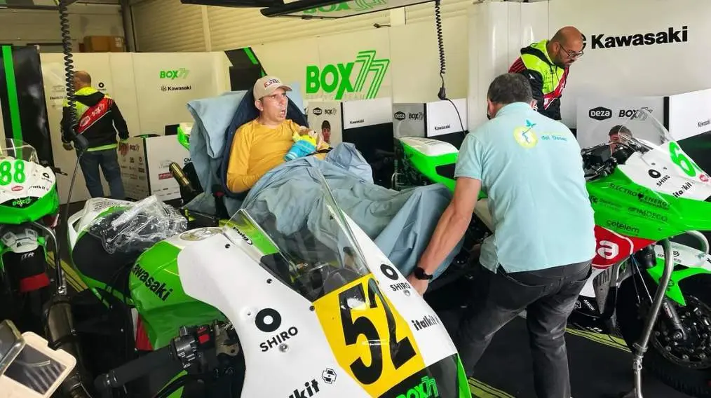  Imagen de Manu en el paddok.FUNDACI&Oacute;N AMBULANCIA DEL DESEO 