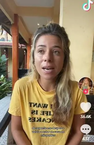  La creadora de contenido Martaregistrada en su v&iacute;deo de TikTok 
