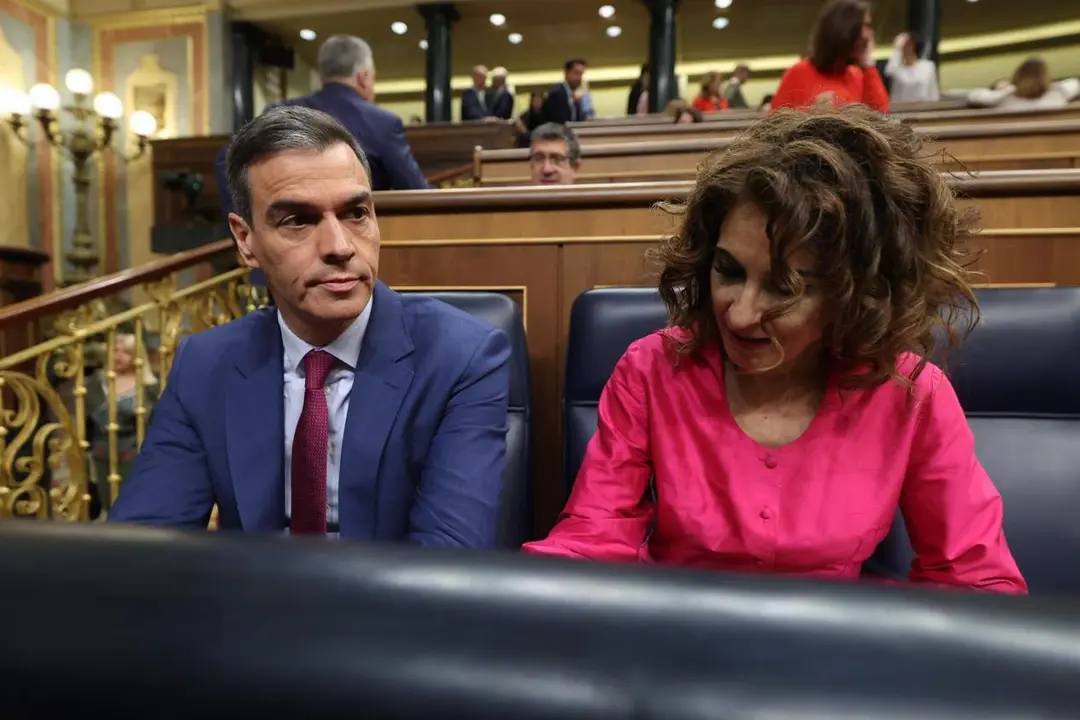  El presidente del Gobierno, Pedro S&aacute;nchez, y la vicepresidenta primera y ministra de Hacienda, Mar&iacute;a Jes&uacute;s Montero - Jes&uacute;s Hell&iacute;n - Europa Press 