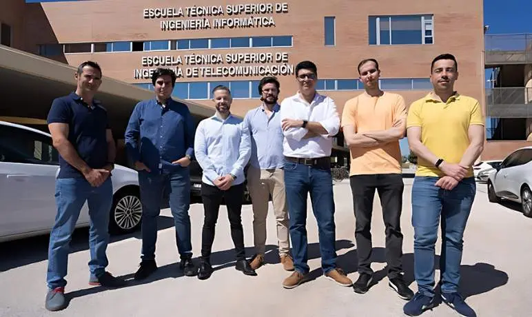  Equipo de investigadores de la UMA que ha realizado el estudio que confirma que el cerebro de las personas disl&eacute;xicas procesa de forma diferente el lenguaje debido a una conectividad at&iacute;pica. 