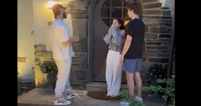  La estrella Bryce Harper ayuda a un estudiante a invitar a una chica al baile de graduaci&oacute;n - Instagram 