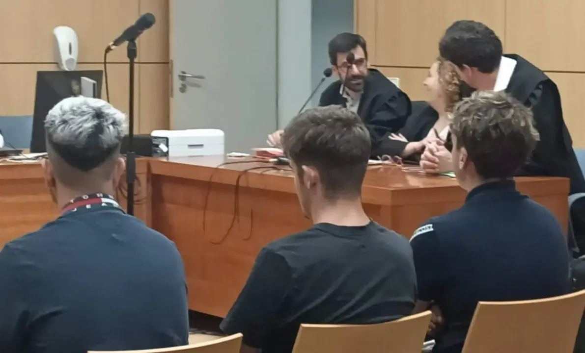  Los tres acusados en el banquillo en la Audiencia de Val&egrave;ncia - EUROPA PRESS 