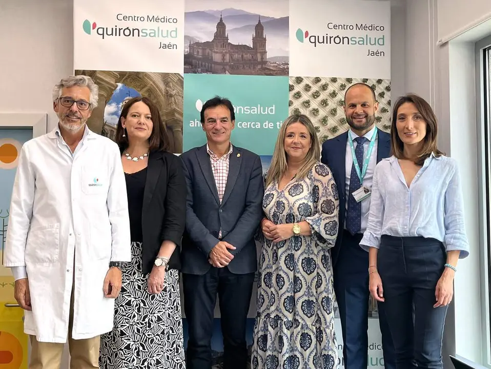  Visita institucional del alcalde al nuevo Centro M&eacute;dico Quir&oacute;nsalud Ja&eacute;n 
