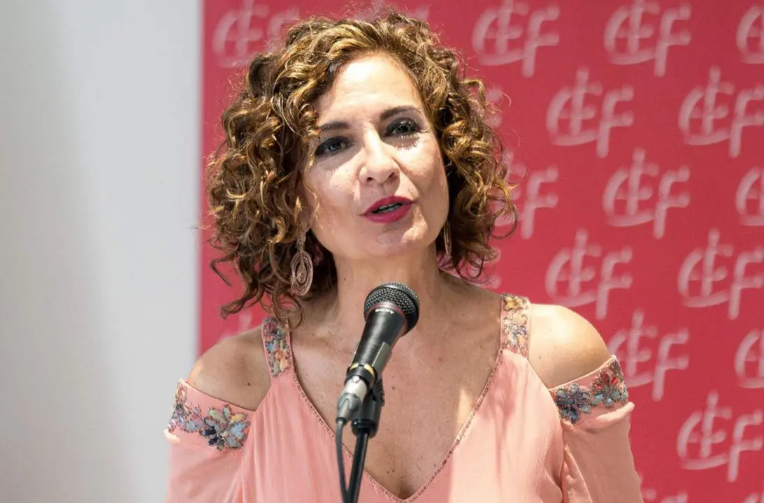  La vicepresidenta primera y ministra de Hacienda, Mar&iacute;a Jes&uacute;s Montero. - Diego Radam&eacute;s - Europa Press 