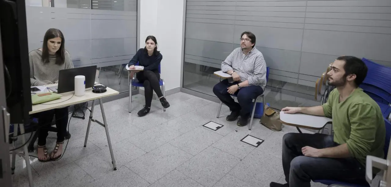  Archivo - Tres alumnos reciben una clase de Ingl&eacute;s - Jes&uacute;s Hell&iacute;n - Europa Press - Archivo 