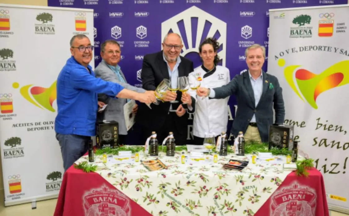  De izquierda a derecha: Antonio Arenas, Rafael Moreno, Manuel Torralbo, Elena Mart&iacute;n y Jos&eacute; Manuel Bajo. 