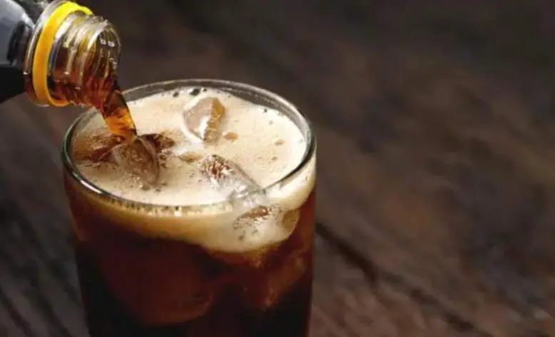  CocaCola de tap&oacute;n amarillo 