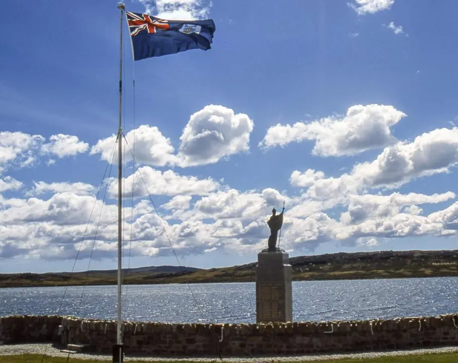  Archivo - Bandera brit&aacute;nica en Port Stanley, en las islas Malvinas o islas Falkland - ARNOLD DRAPKIN / ZUMA PRESS / CONTACTOPHOTO 