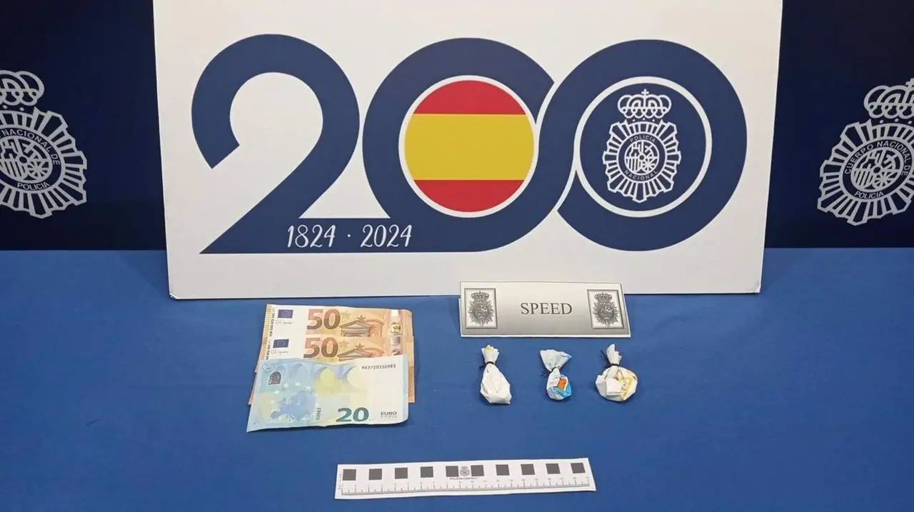  Imagen del speed y el dinero incautado por la Polic&iacute;a Nacional - POLIC&Iacute;A NACIONAL 