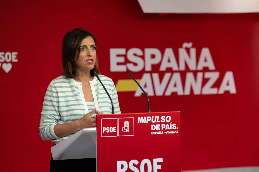  La portavoz del PSOE, Esther Pe&ntilde;a, en una rueda de prensa en la sede nacional del partido en la calle Ferraz 