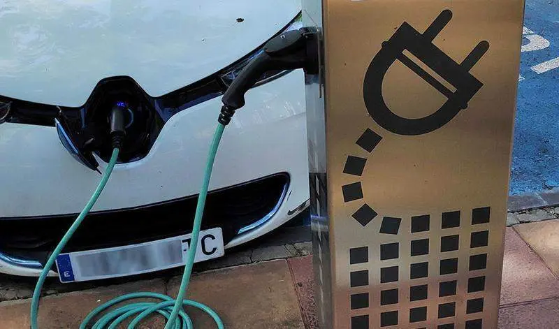  Coche el&eacute;ctrico 