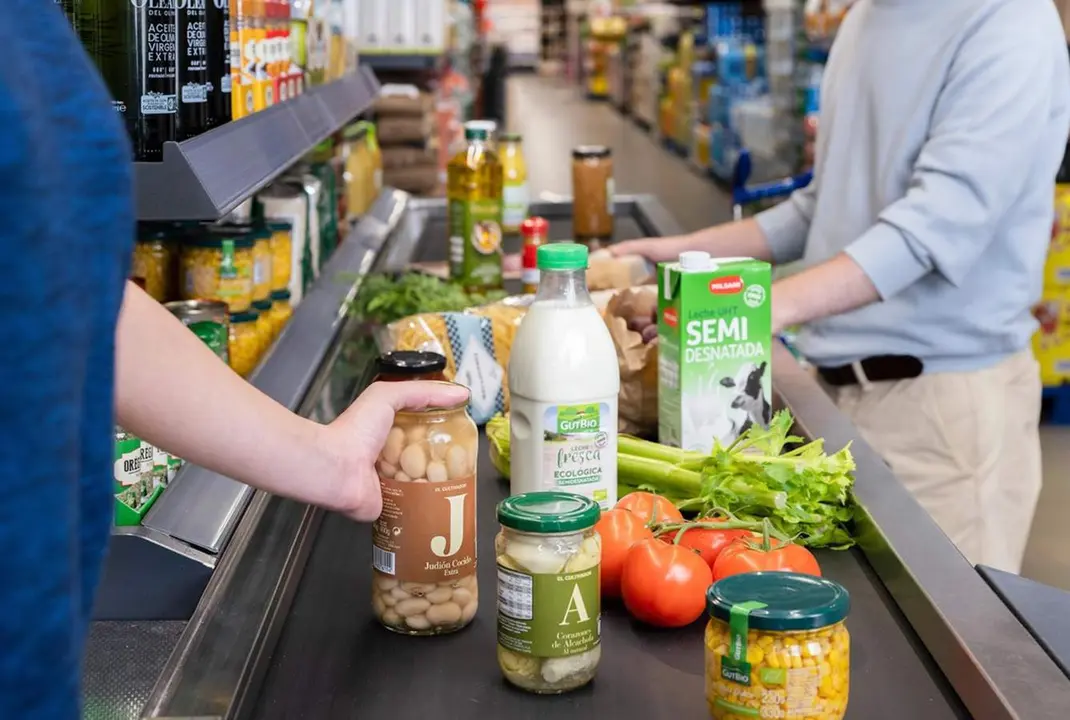 Productos de Aldi en el supermercado - ALDI - Archivo