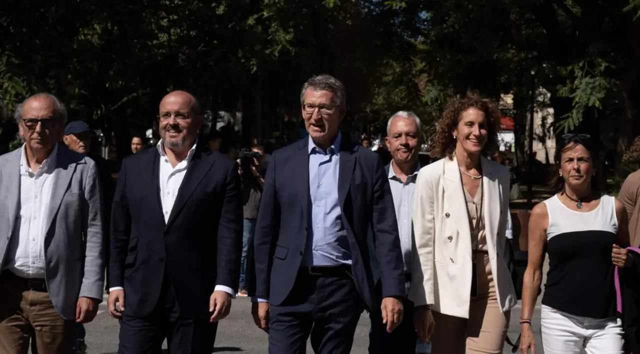  Feij&oacute;o con Alejandro Fern&aacute;ndez en Barcelona - DAVID ZORRAKINO - EUROPA PRESS 