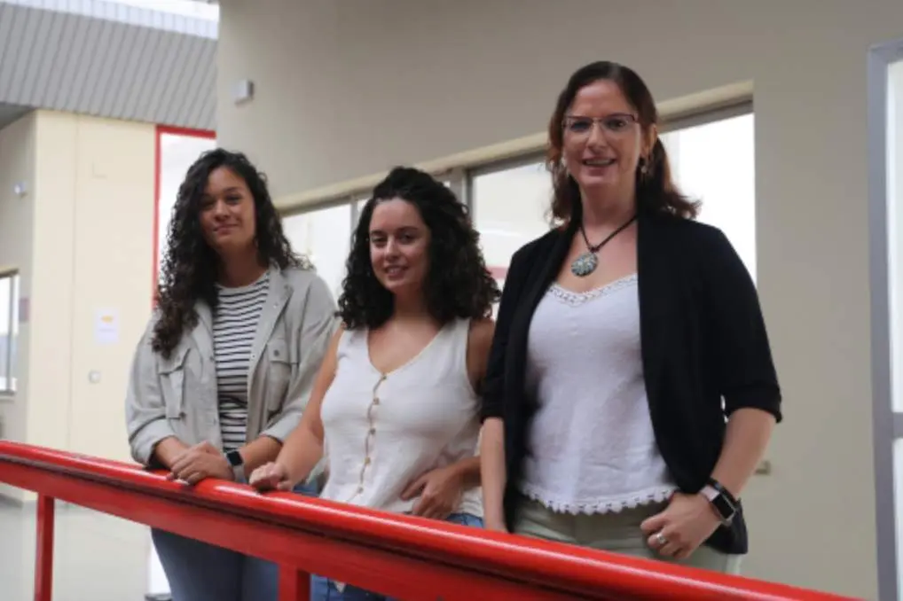  Las autoras del trabajo Naima Z. Farhane Medina, Ana M. Contreras Merino y Rosario Castillo May&eacute;n 