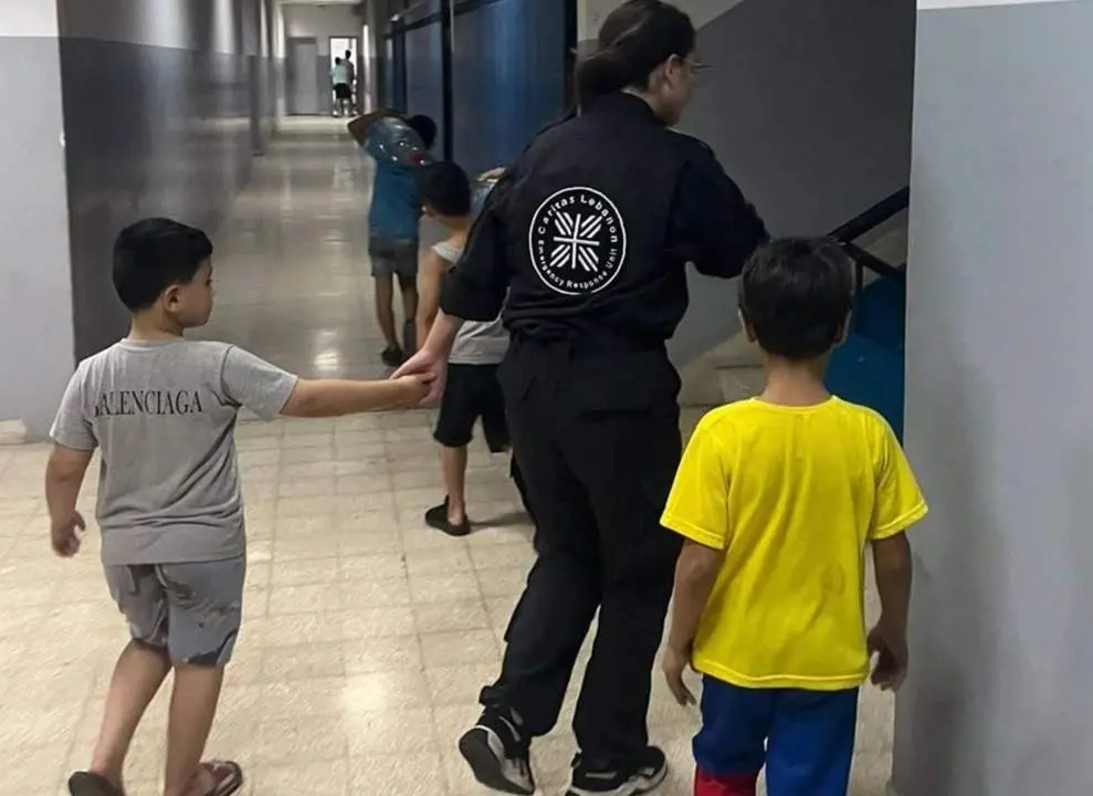  Unos ni&ntilde;os en una escuela en Dekwene (L&iacute;bano). - C&Aacute;RITAS 