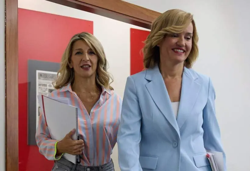  La vicepresidenta segunda y ministra de Trabajo y Econom&iacute;a Social, Yolanda D&iacute;az (i) y la ministra Portavoz y de Educaci&oacute;n y Deporte, Pilar Alegr&iacute;a (d), llegando a la rueda de prensa posterior al Consejo de Ministros - Jes&uacute;s Hell&iacute;n - Europa Press 