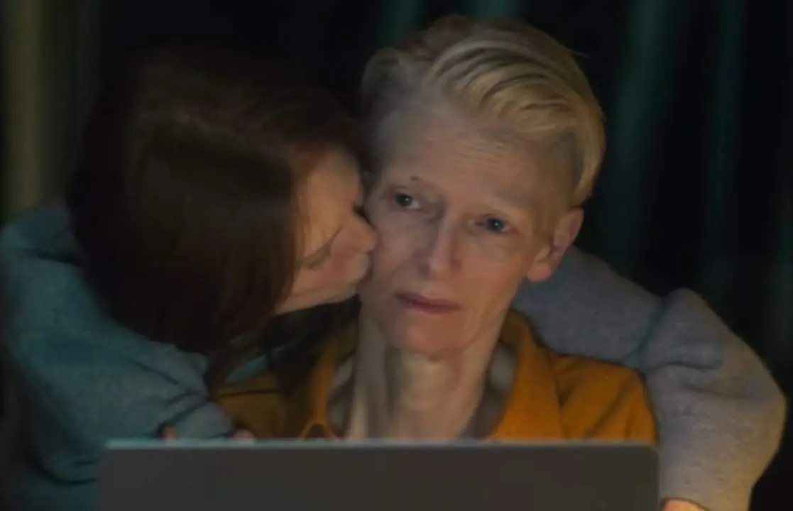  Archivo - Tilda Swinton y Julianne Moore en 'La habitaci&oacute;n de al lado' - WARNER BROS. - Archivo 