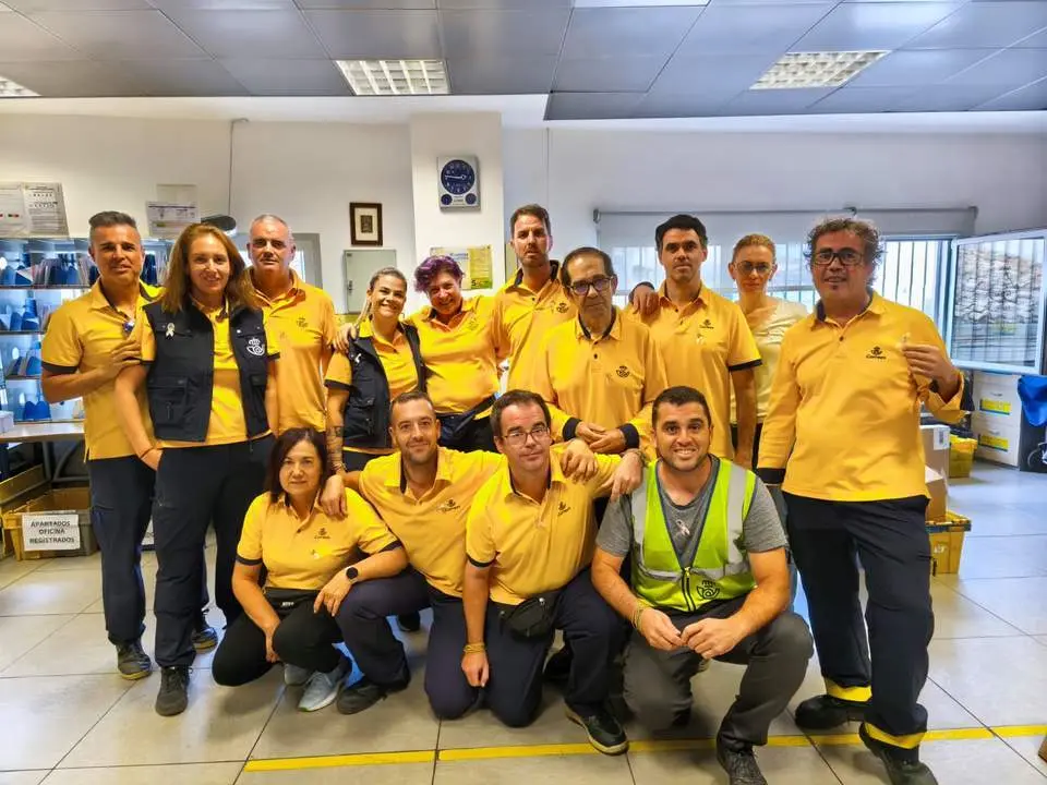  Correos se une a la campa&ntilde;a contra el c&aacute;ncer de mama junto a la AECC 