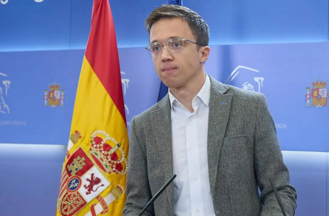  El portavoz de Sumar I&ntilde;igo Errej&oacute;n durante una rueda de prensa posterior a la reuni&oacute;n de la Junta de Portavoces, en el Congreso de los Diputados, a 22 de octubre de 2024, en Madrid (Espa&ntilde;a). - Jes&uacute;s Hell&iacute;n - Europa Press 