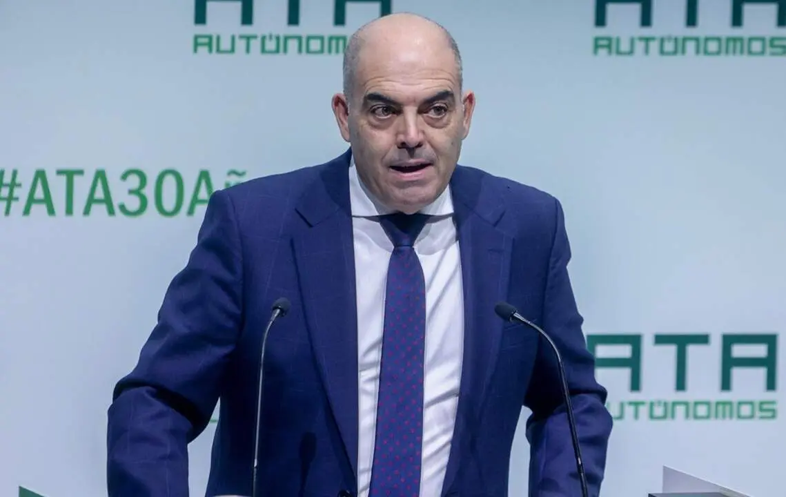  El presidente de ATA, Lorenzo Amor, interviene durante la entrega de premios &lsquo;Aut&oacute;nomo del A&ntilde;o&rsquo;, en el Auditorio Santander, a 21 de octubre de 2024, en Madrid (Espa&ntilde;a). - Ricardo Rubio - Europa Press 