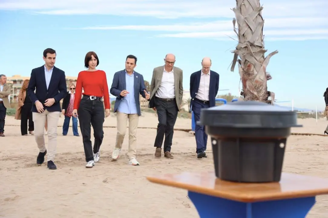  La ministra de Ciencia, Innovaci&oacute;n y Universidades, Diana Morant, presenta un proyecto piloto para frenar la regresi&oacute;n de las playas en Canet d&rsquo;en Berenguer (Valencia) a trav&eacute;s de una boya inteligente - PSPV 