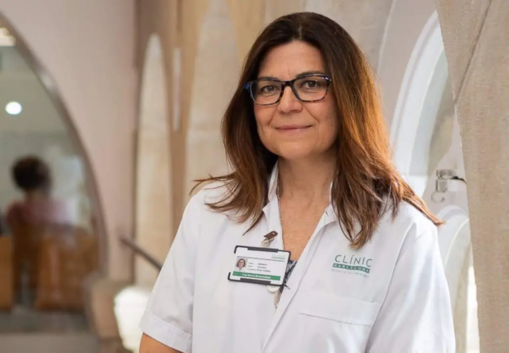  Archivo - La jefa del Servicio de Dermatolog&iacute;a y del grupo Melanoma: imagen, gen&eacute;tica e inmunolog&iacute;a del Idibaps, Susana Puig - FRANCISCO AVIA - IDIBAPS - Archivo 