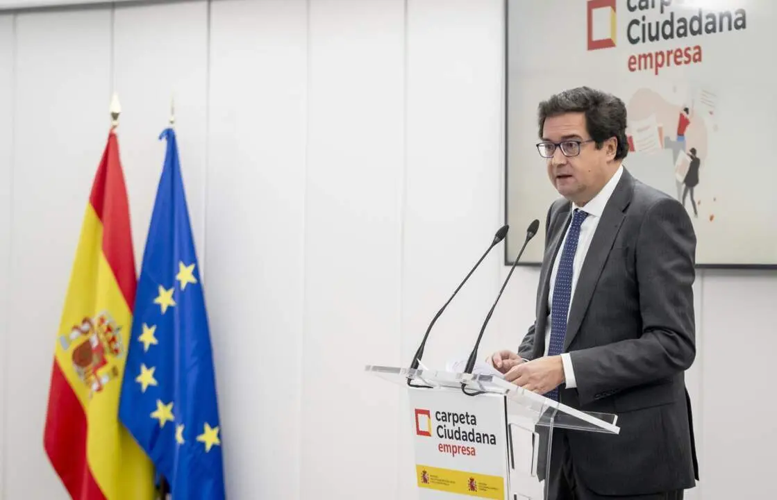  El ministro para la Transformaci&oacute;n Digital y Funci&oacute;n P&uacute;blica, &Oacute;scar L&oacute;pez, interviene durante la presentaci&oacute;n de la nueva versi&oacute;n de Carpeta Ciudadana, en la Escuela de Organizaci&oacute;n Industrial, a 19 de diciembre de 2024, en Madrid (Espa&ntilde;a).. La nueva carp - A. P&eacute;rez Meca - Europa Press 