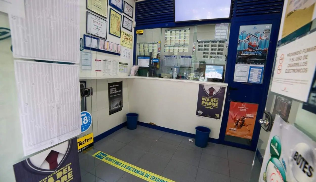  Archivo - Interior de una administraci&oacute;n de loter&iacute;a - Joaquin Corchero - Europa Press - Archivo 