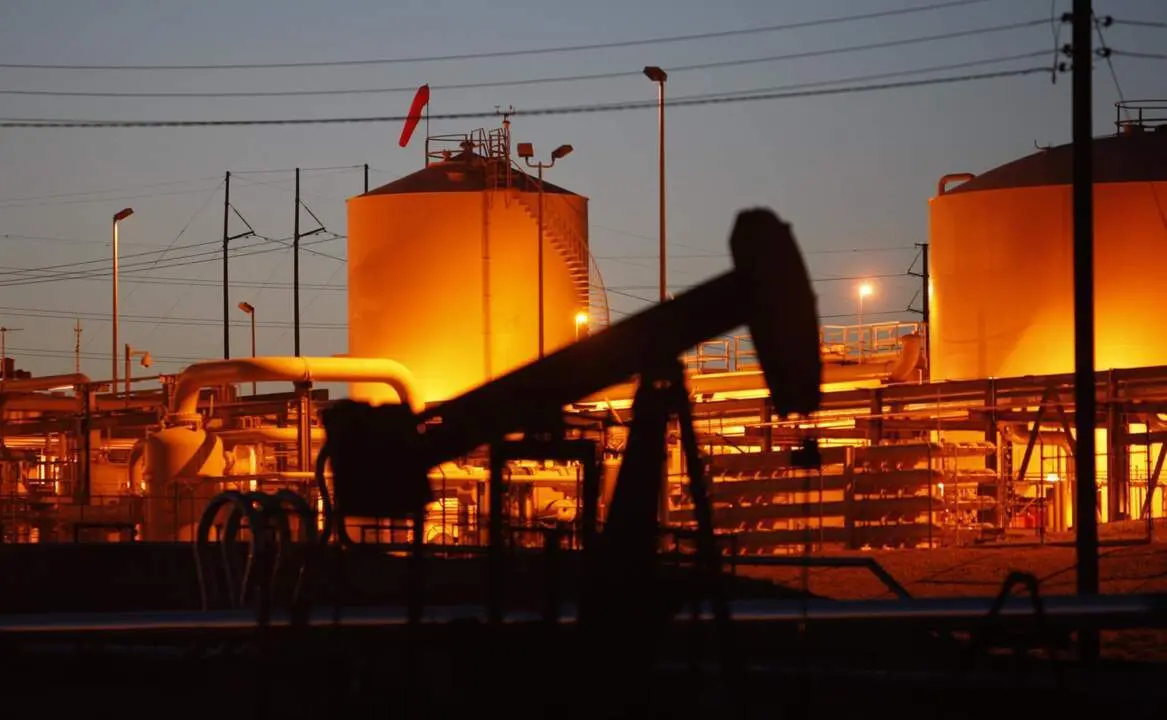  Archivo - Pozo petrol&iacute;fero. - DAVID MCNEW - Archivo 