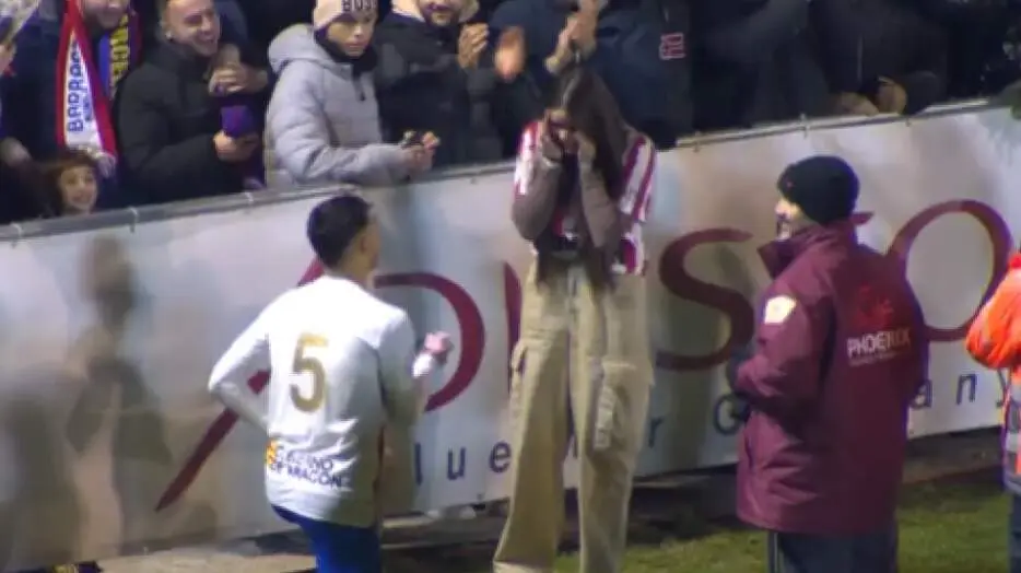  Israel Garc&iacute;a le pide matrimonio a su novia 